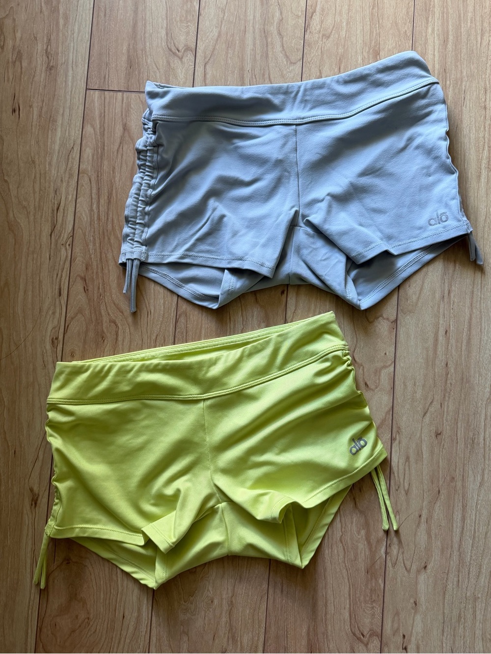 ALO Yoga Sweat It Shorts — Light Gray & Neon Yellow